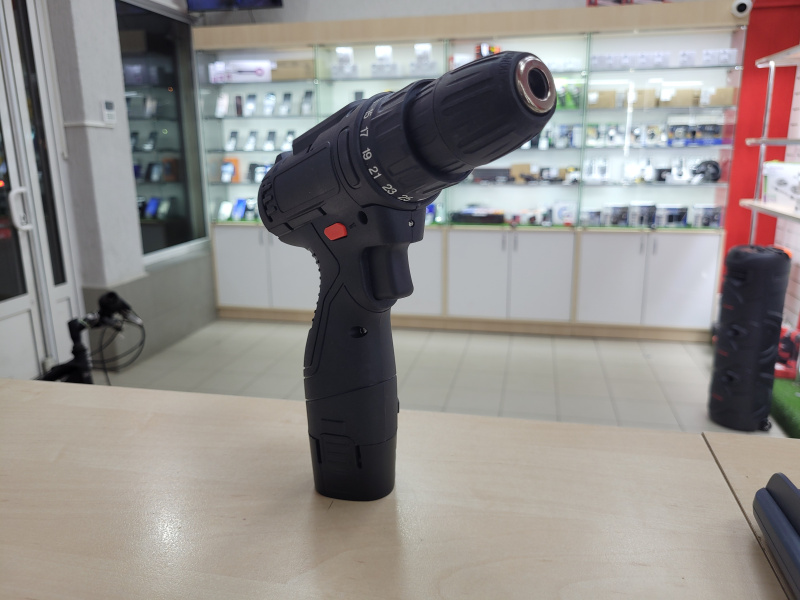 Шуруповерт  no name