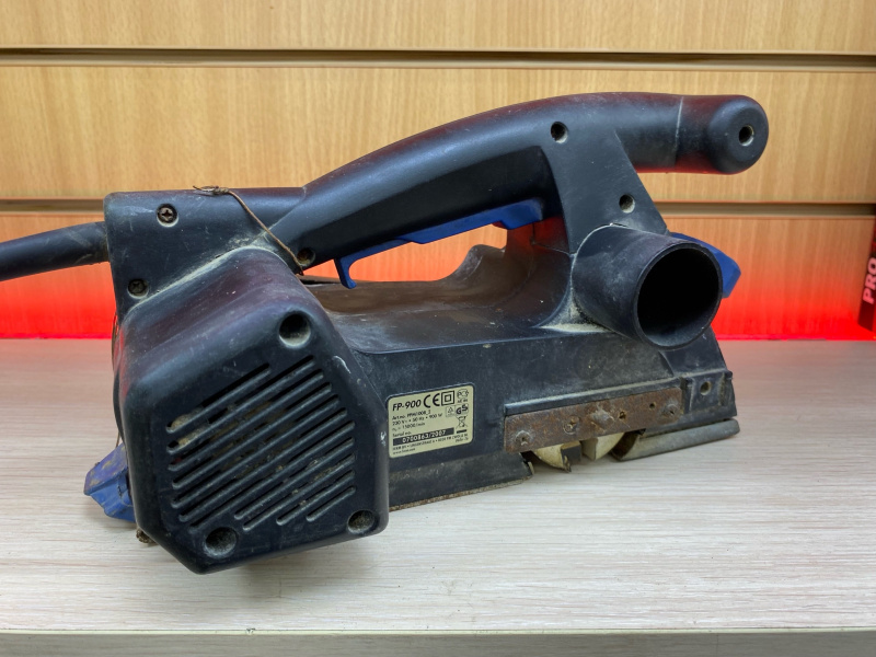Электрорубанок Ferm FP-900