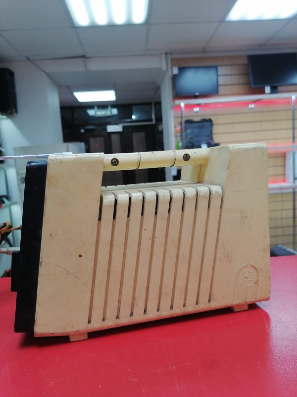 Авто аксессуар Автомобильное зарядное устройство СССР уз-с-6/12-6.3-ухл3.1