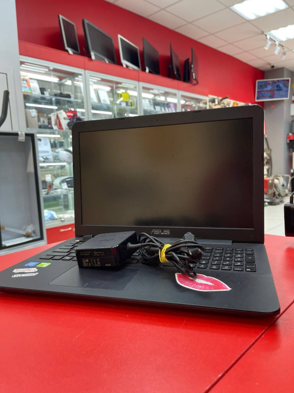 Ноутбук ASUS X555S