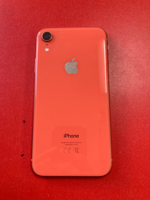 Мобильный телефон Apple iPhone XR