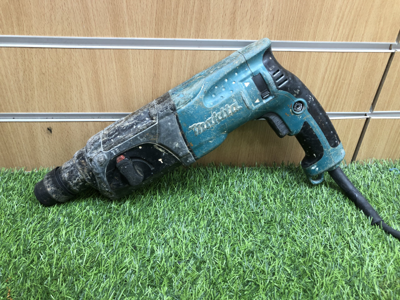 Перфоратор Makita HR2470