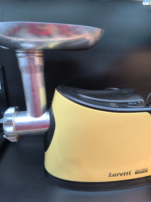 мясорубка  Laretti 2000w