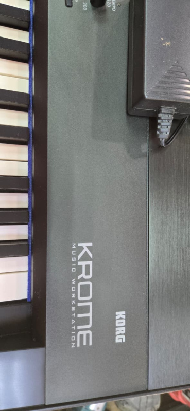 Синтезатор Krome korg