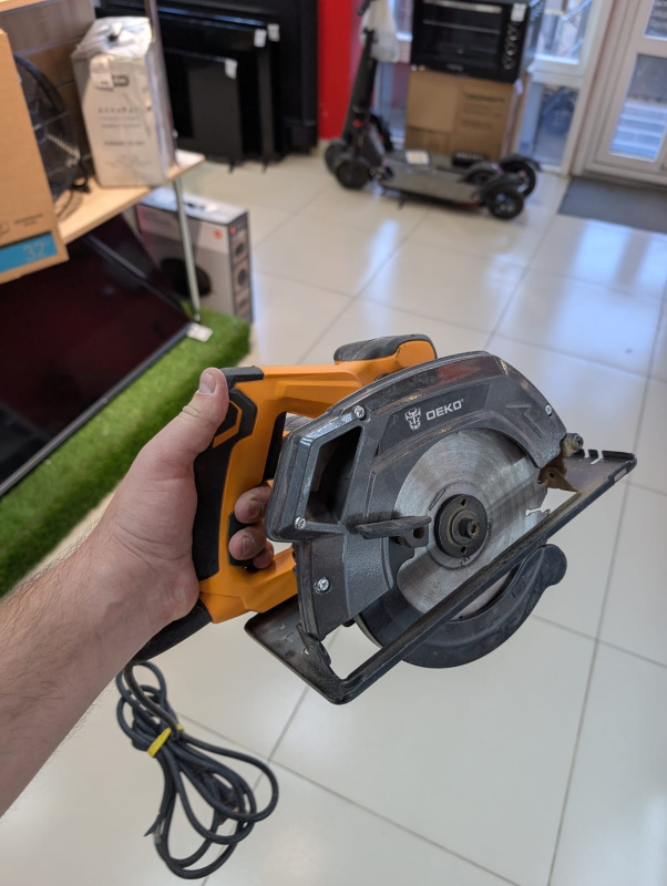 Циркулярная пила Deko dkcs 160