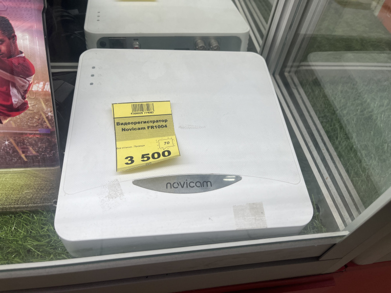 Видеорегистратор  Novicam FR1004