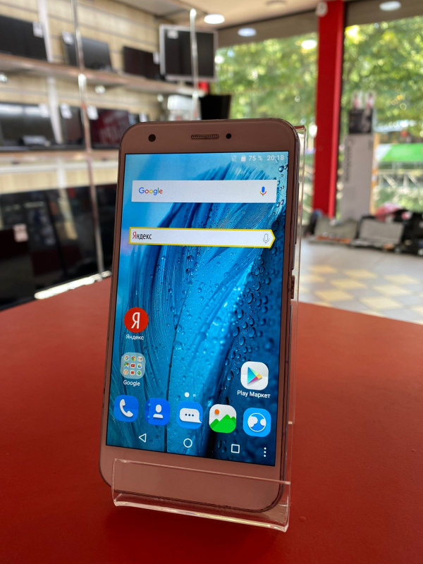 Мобильный телефон ZTE Z10