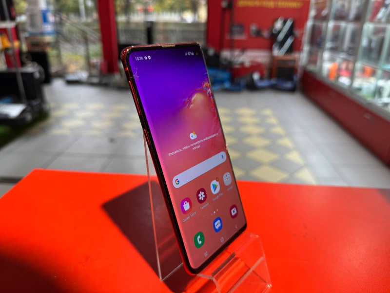 Мобильный телефон Samsung Galaxy S10