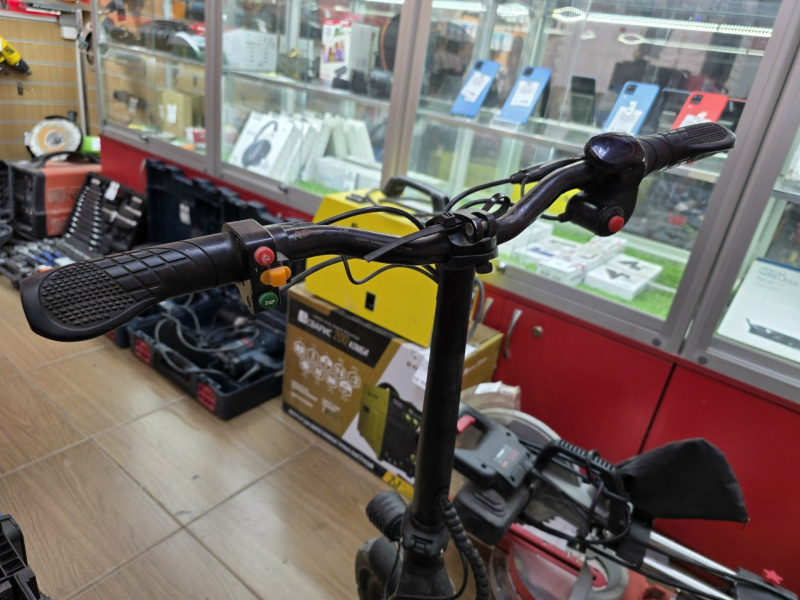 Самокат iconBIT Trident t1