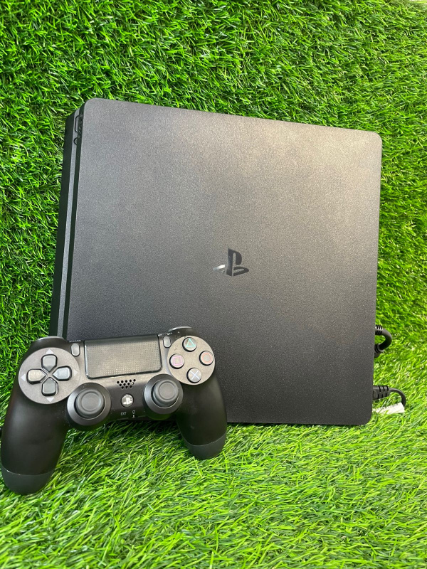 PS 4  PlayStation  SLIM 1 TB