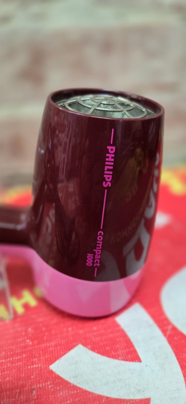 Фен Philips Compact 1000
