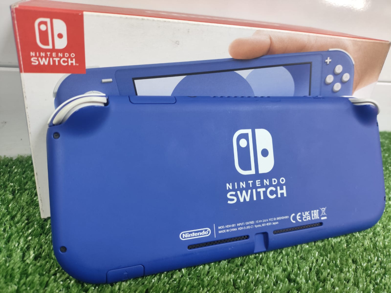 Игровая приставка Nintendo switch lite