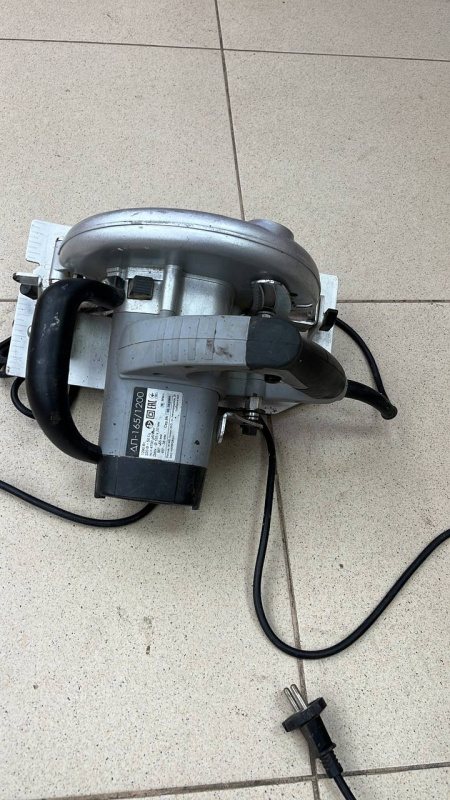 Торцовочная пила Интерскол ДП-165/1200