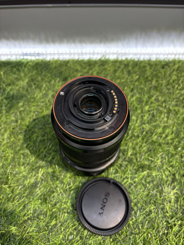 Объектив Sony SAL18200