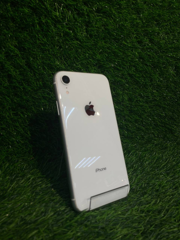 Мобильный телефон Apple iPhone XR
