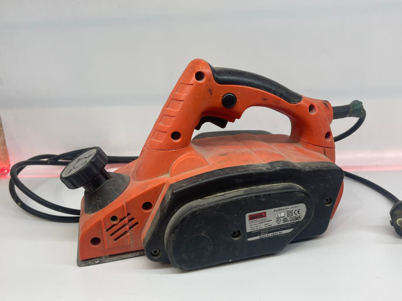 Электрорубанок Omax 21501