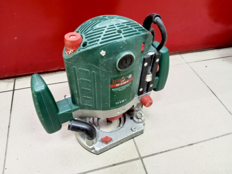 Фрезер DWT of-2100v