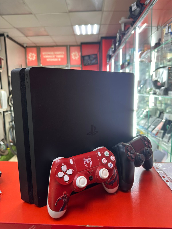 PS 4 500GB  PlayStation PS 4 500GB