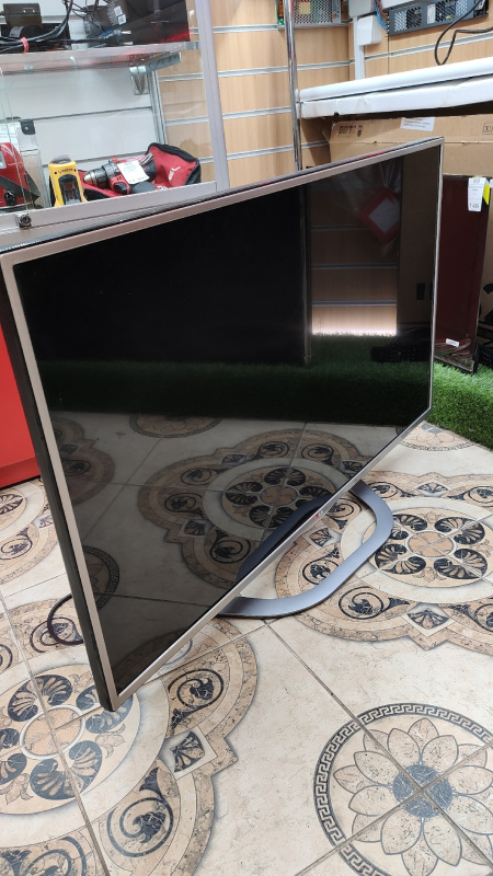 Телевизор LG 42LN613V