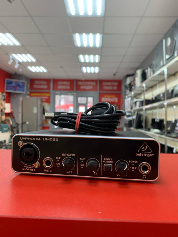 Звуковая карта Behringer UMS22