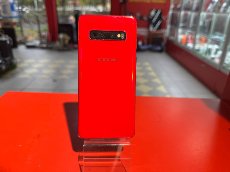 Мобильный телефон Samsung Galaxy S10