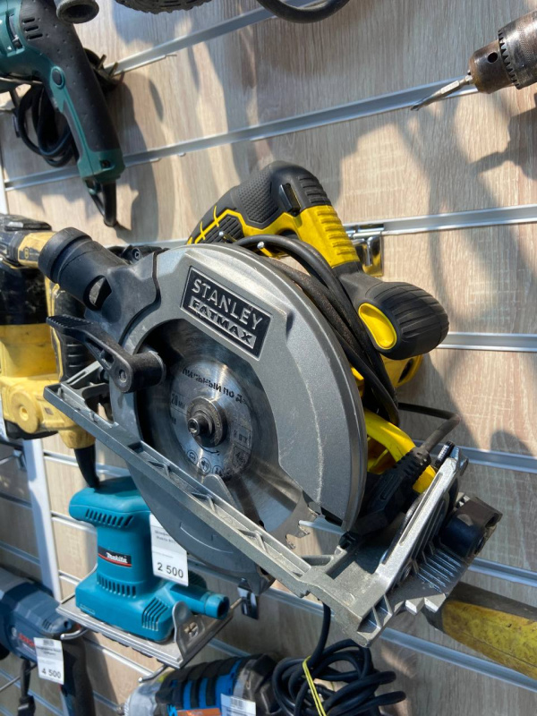 Циркулярная пила Stanley FME301
