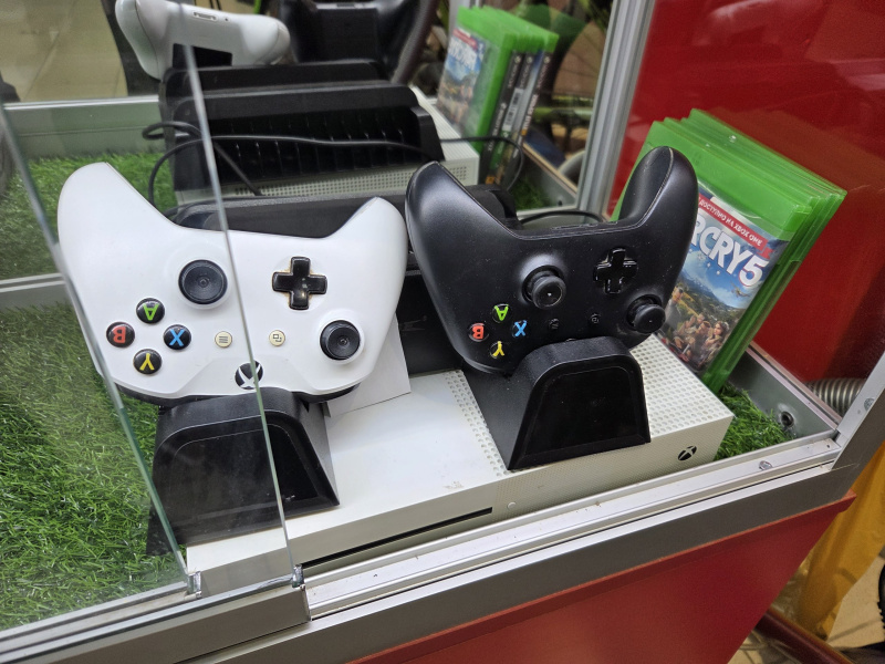 Игровая приставка Xbox One