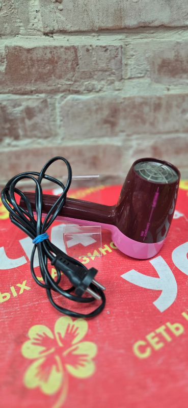 Фен Philips Compact 1000
