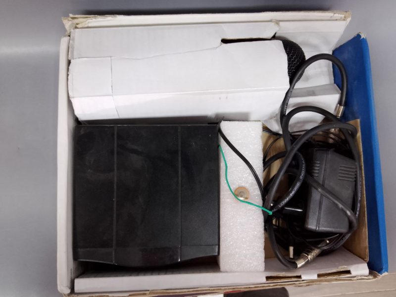 Микрофон Вокальная беспроводная система AKG VMS40