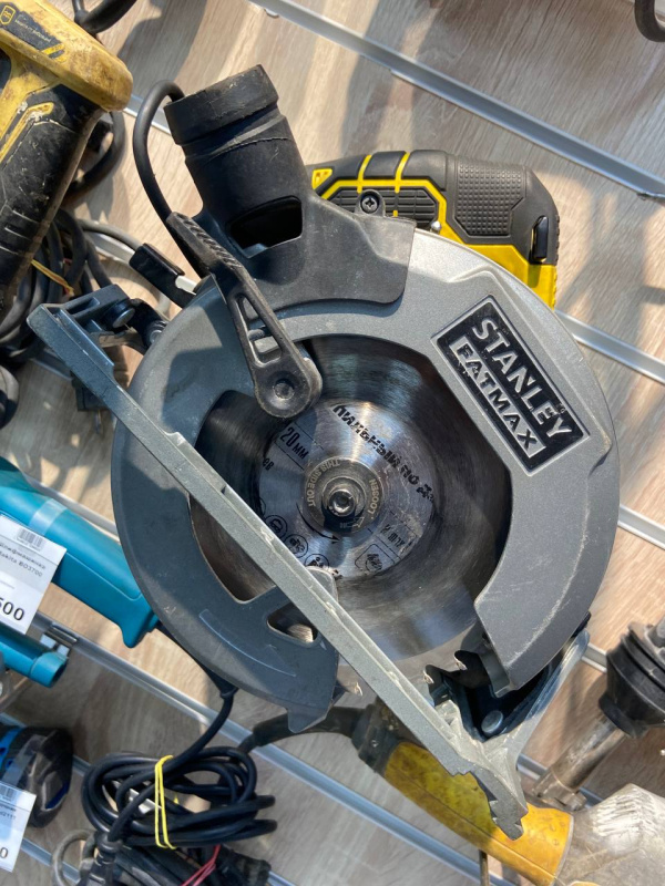 Циркулярная пила Stanley FME301