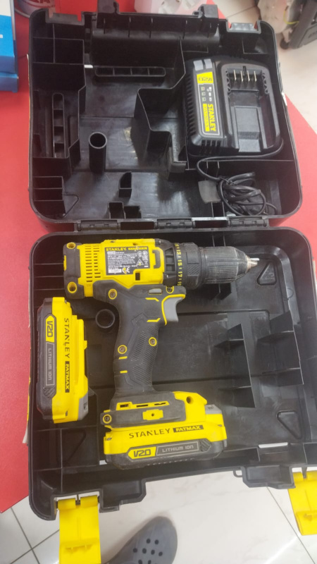 Шуруповерт Stanley SFMCD700C2K