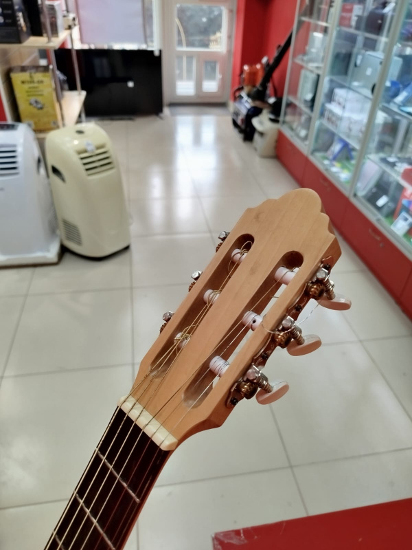 Аккустческая гитара Другой 1