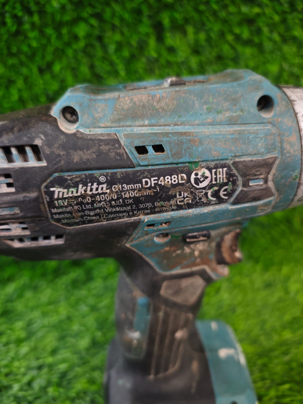 Шуруповерт Makita DF488DZ