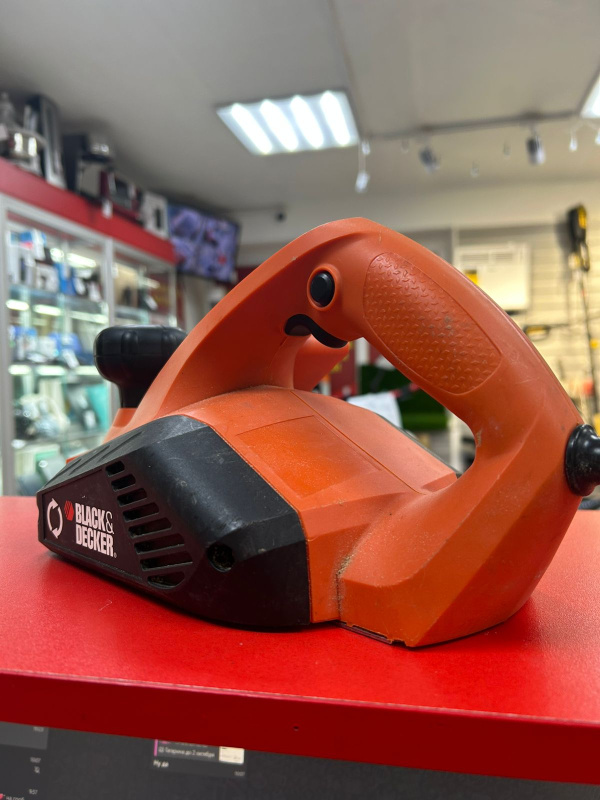 Электрорубанок Black*Decker kw712