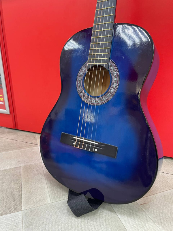 Гитара BELUCCI  39