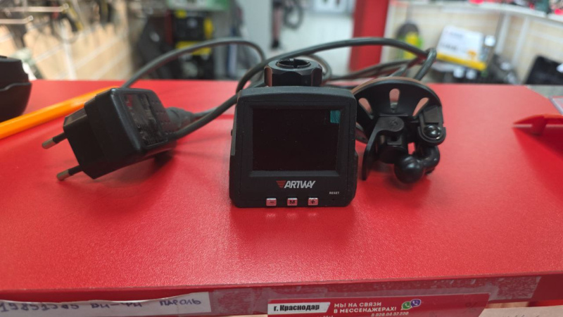 Регистратор Автомобильный видеорегистратор ARTWAY MD-101