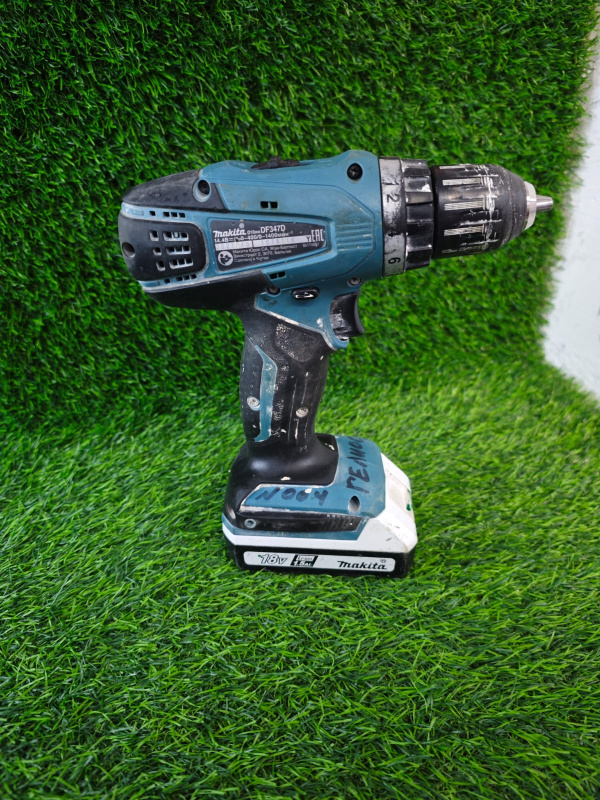 Шуруповерт Makita DF347DZ