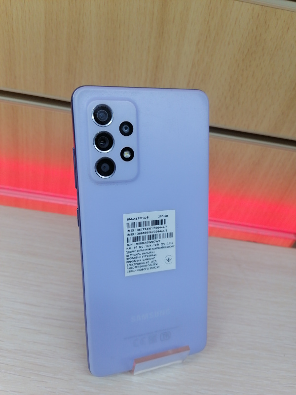 Мобильный телефон Samsung Galaxy A52