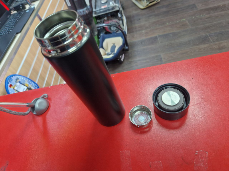 Термос  с индикацией температуры