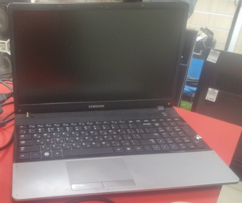 Ноутбук Samsung np300epa