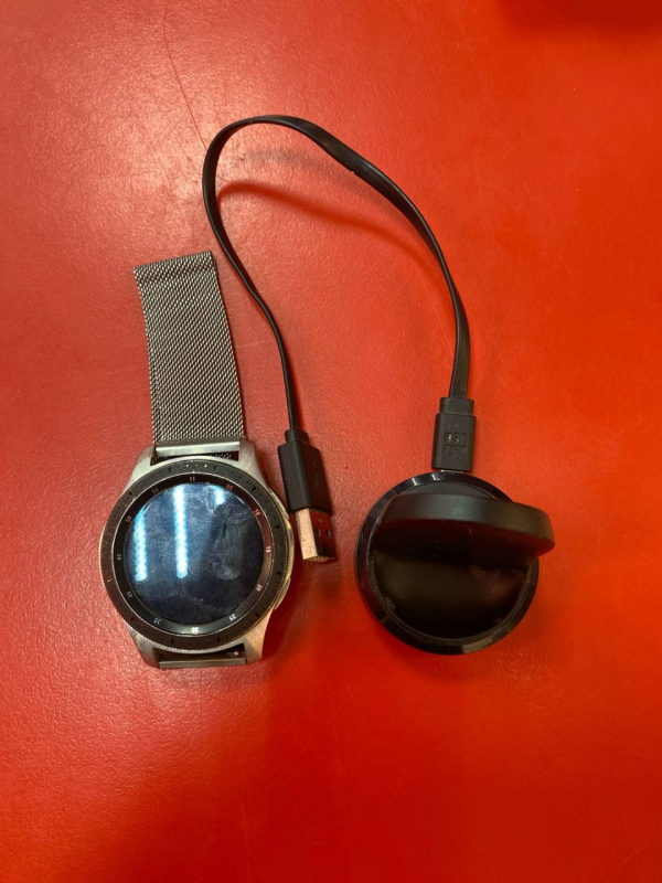 Часы смарт Samsung SM-r800