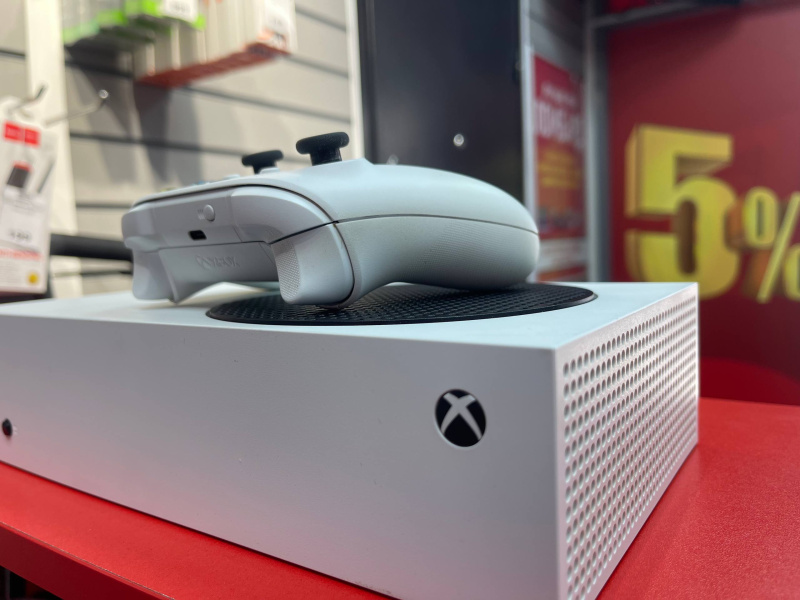 Игровая приставка Xbox series s