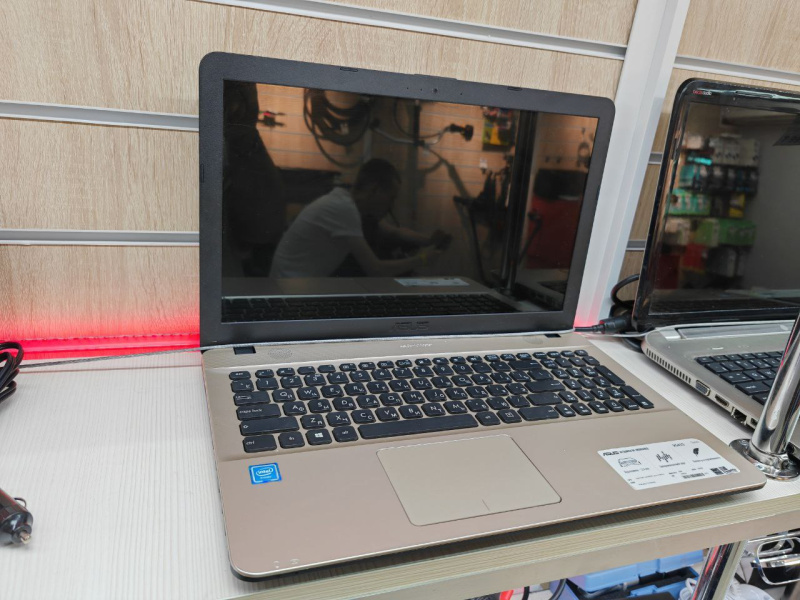 Ноутбук ASUS x541s