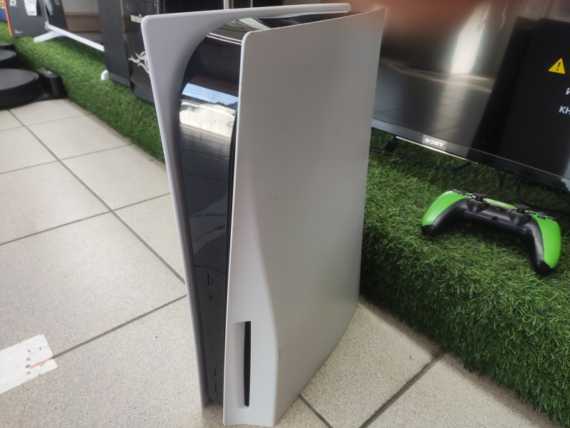 Игровая приставка PS 5 + Джойстик PlayStation ---