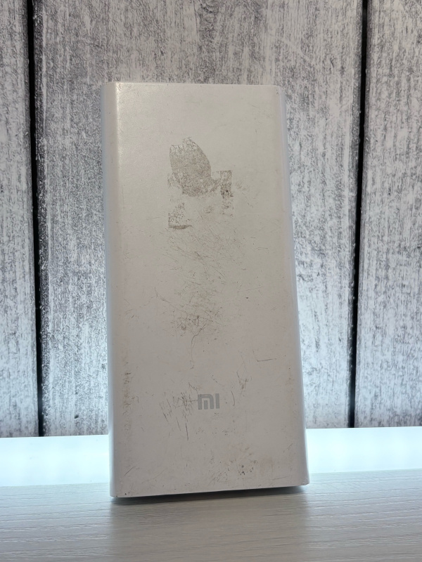 Внешний аккумулятор Xiaomi 10000mAh (беспроводная зарядка)