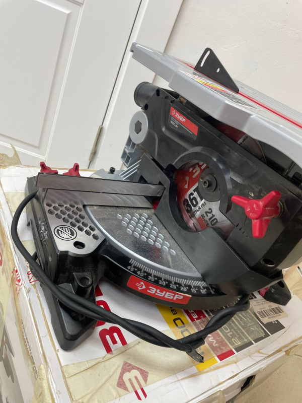 Торцовочная пила Зубр зптк 210 1500