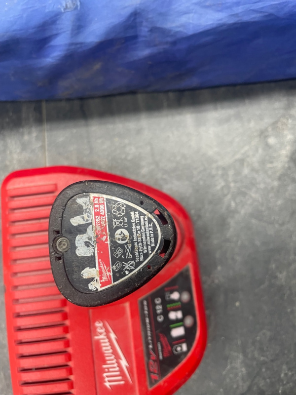 Шуруповерт Milwaukee M12 BD-202C