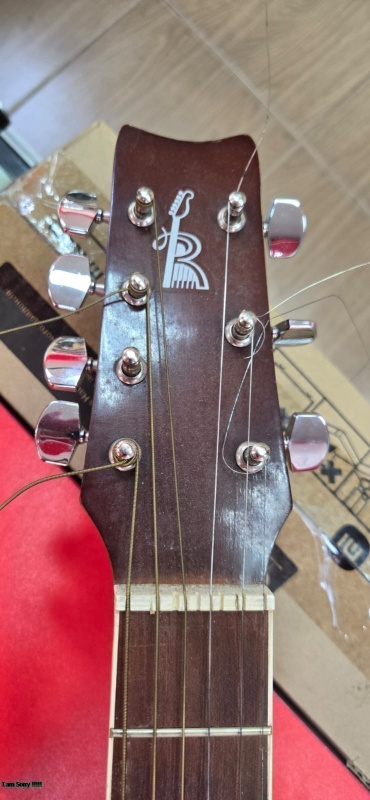 Аккустическая гитара Renoma --