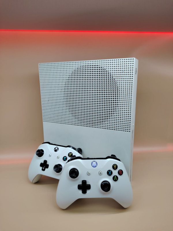Очки виртуальной реальности Xbox One S 1tb