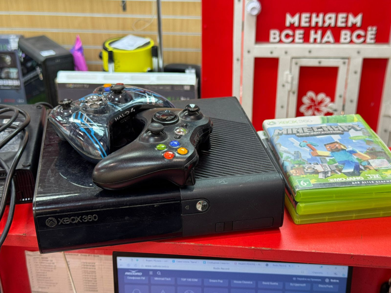 Игровая приставка Xbox 360E